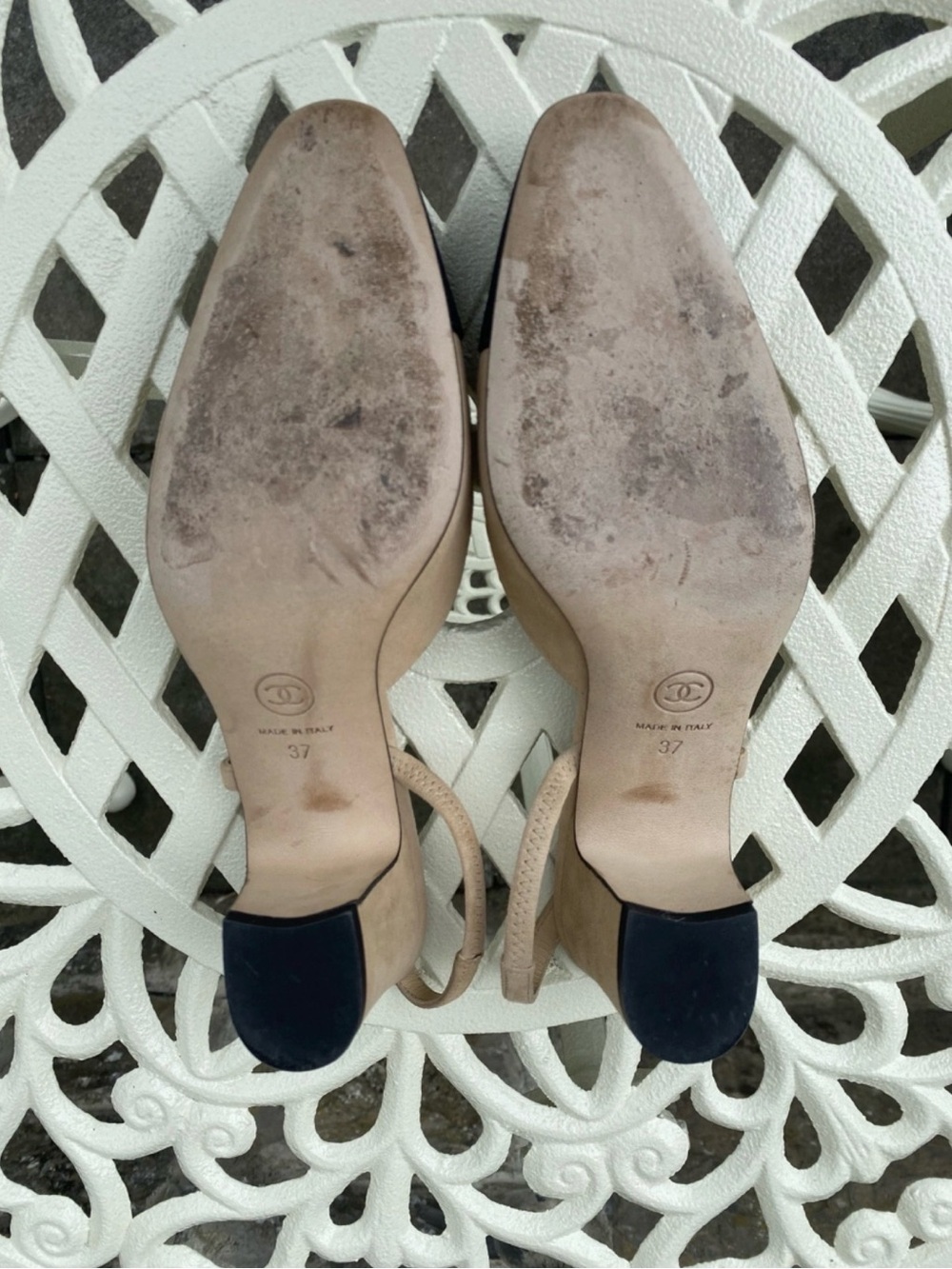 CHANEL Beige and Black Two-Tone Slingback Shoes Size: IT 37 - Picture 6 of 9